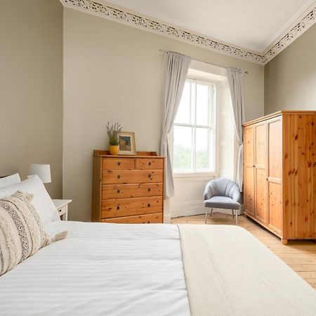 2 Bed Old Town Apartment - Next To Castle Edimburgo Exterior foto
